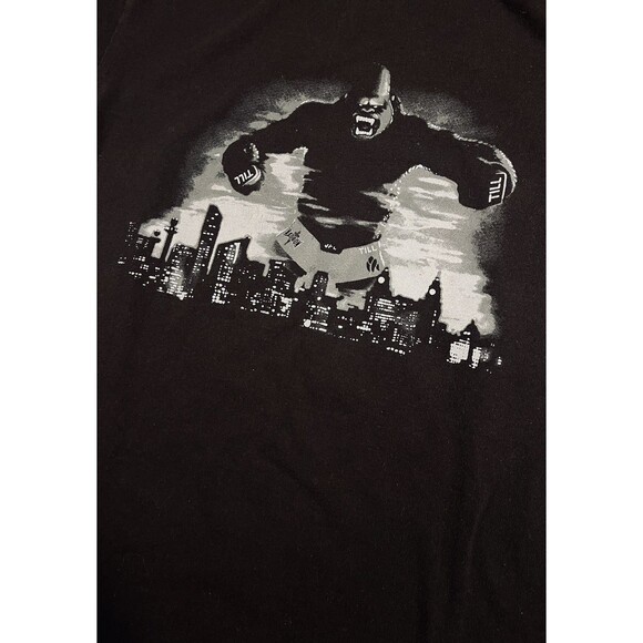 Darren Till Gorilla King Kong Embroidered Logo T-Shirt MEDIUM Fighter MMA UFC UK - Picture 1 of 8
